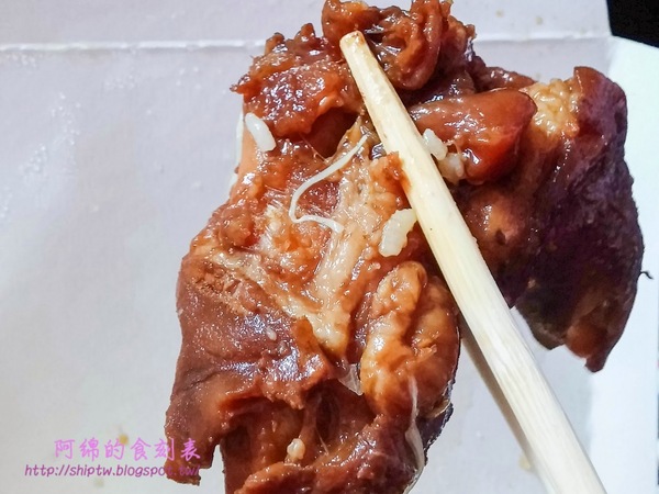 台南傳統味小吃店：桃園市中壢區 [台南傳統味小吃店] 台南肉燥飯滋味噴香誘人