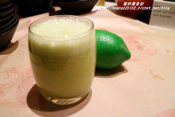 台北W飯店 - the kitchen table 西餐廳:【台北信義區】東區時尚美食『台北W飯店 - the kitchen table 西餐廳』信義區高級Buffet/BBQ肉遇之夜/捷運市政府站