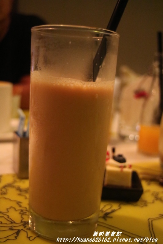 台北W飯店 - the kitchen table 西餐廳:【台北信義區】東區時尚美食『台北W飯店 - the kitchen table 西餐廳』信義區高級Buffet/BBQ肉遇之夜/捷運市政府站