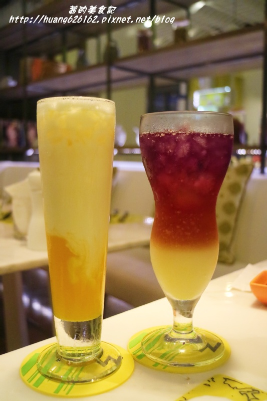 台北W飯店 - the kitchen table 西餐廳:【台北信義區】東區時尚美食『台北W飯店 - the kitchen table 西餐廳』信義區高級Buffet/BBQ肉遇之夜/捷運市政府站