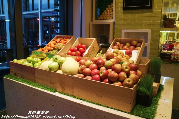 台北W飯店 - the kitchen table 西餐廳:【台北信義區】東區時尚美食『台北W飯店 - the kitchen table 西餐廳』信義區高級Buffet/BBQ肉遇之夜/捷運市政府站