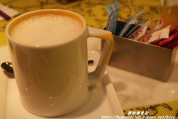 台北W飯店 - the kitchen table 西餐廳:【台北信義區】東區時尚美食『台北W飯店 - the kitchen table 西餐廳』信義區高級Buffet/BBQ肉遇之夜/捷運市政府站