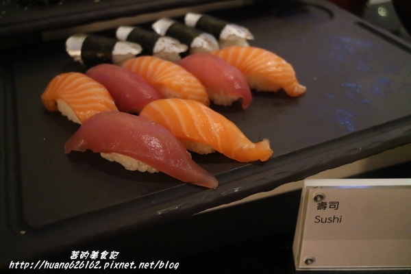 台北W飯店 - the kitchen table 西餐廳:【台北信義區】東區時尚美食『台北W飯店 - the kitchen table 西餐廳』信義區高級Buffet/BBQ肉遇之夜/捷運市政府站