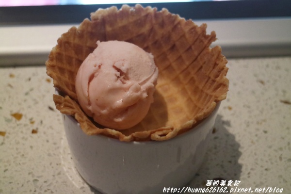 台北W飯店 - the kitchen table 西餐廳:【台北信義區】東區時尚美食『台北W飯店 - the kitchen table 西餐廳』信義區高級Buffet/BBQ肉遇之夜/捷運市政府站