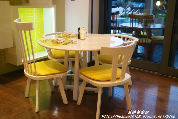 台北W飯店 - the kitchen table 西餐廳:【台北信義區】東區時尚美食『台北W飯店 - the kitchen table 西餐廳』信義區高級Buffet/BBQ肉遇之夜/捷運市政府站