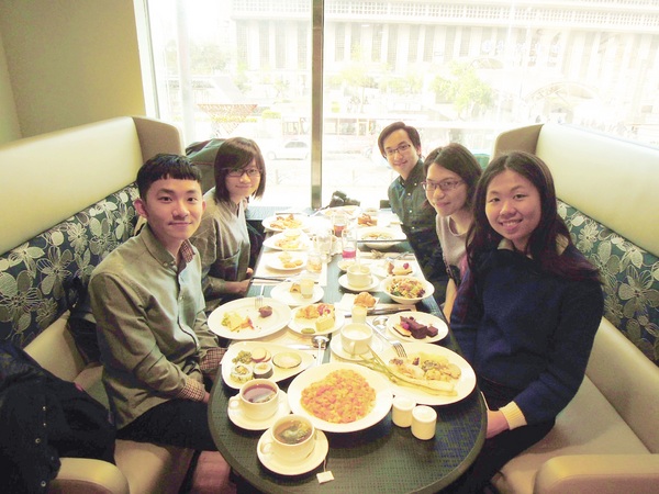 台北凱撒大飯店Checkers自助式餐廳:【台北車站】下午茶吃到飽‧凱撒飯店Checkers─聚會好去處‧超豐富美味多國自助料理‧融化人心的甜點之最~Come on, Let’s Go~(圖多+食記)