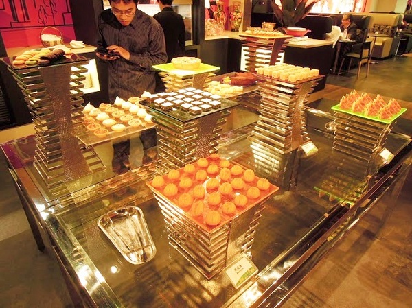 台北凱撒大飯店Checkers自助式餐廳:【台北車站】下午茶吃到飽‧凱撒飯店Checkers─聚會好去處‧超豐富美味多國自助料理‧融化人心的甜點之最~Come on, Let’s Go~(圖多+食記)