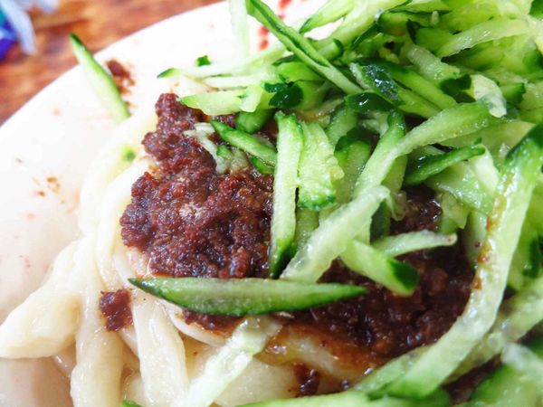 【台北】王家刀切麵店-比拳頭大的豬腳