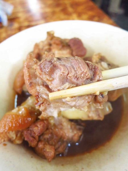 【台北】王家刀切麵店-比拳頭大的豬腳