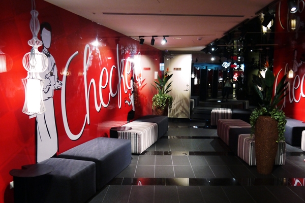 台北凱撒大飯店Checkers自助式餐廳：【食記：台北車站】凱撒飯店CHECKERS ♞ 牛排海鮮甜點吃到飽   聚餐首選！ (圖多)