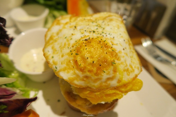 Daylight光合箱子(台北南京店)：台北 捷運復興南京 光合箱子~讓人感動的豐富蔬果早午餐