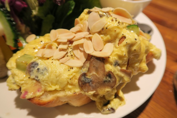 Daylight光合箱子(台北南京店)：台北 捷運復興南京 光合箱子~讓人感動的豐富蔬果早午餐