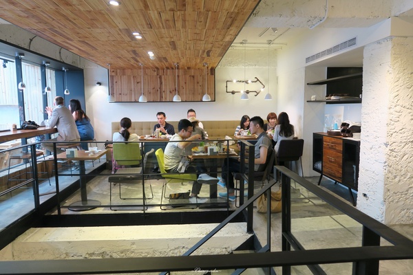 Daylight光合箱子(台北南京店)：台北 捷運復興南京 光合箱子~讓人感動的豐富蔬果早午餐