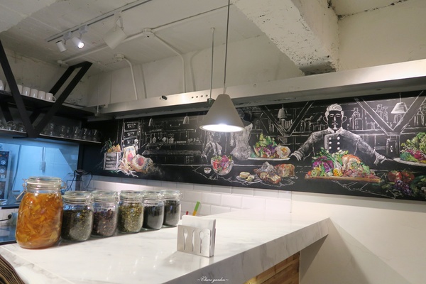 Daylight光合箱子(台北南京店)：台北 捷運復興南京 光合箱子~讓人感動的豐富蔬果早午餐