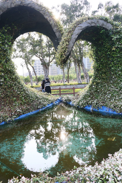 2015玫瑰花展：台北旅遊～士林官邸＊玫瑰花展（展期：2015/04/01~12）