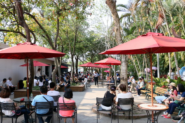 2015玫瑰花展：台北旅遊～士林官邸＊玫瑰花展（展期：2015/04/01~12）