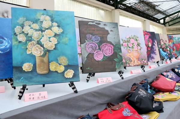 2015玫瑰花展：台北旅遊～士林官邸＊玫瑰花展（展期：2015/04/01~12）