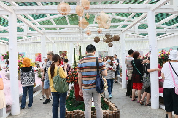 2015玫瑰花展：台北旅遊～士林官邸＊玫瑰花展（展期：2015/04/01~12）