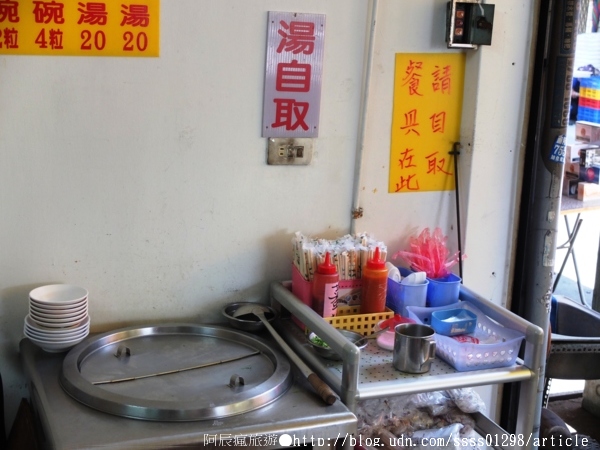 阿化肉圓：【美食特搜。屏東市】正老牌阿化肉圓。創始百年的古早味 藏不住的北區市場美食