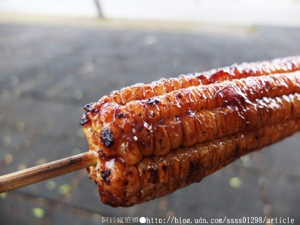 大埔烤玉米:【美食特搜。屏東市】大埔烤玉米。一個禮拜只賣三天 超涮嘴碳烤燒番麥 屏東大埔美食篇