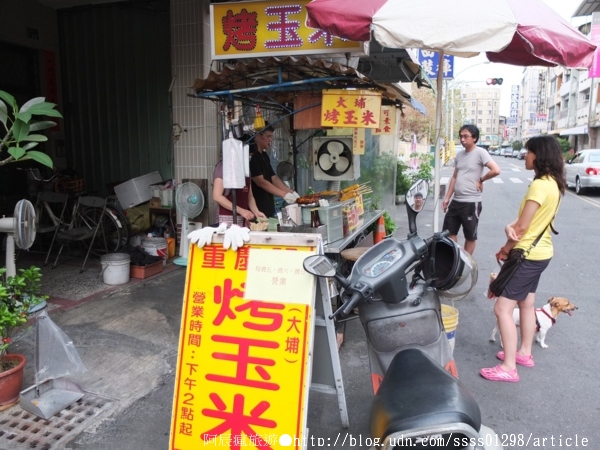 大埔烤玉米:【美食特搜。屏東市】大埔烤玉米。一個禮拜只賣三天 超涮嘴碳烤燒番麥 屏東大埔美食篇