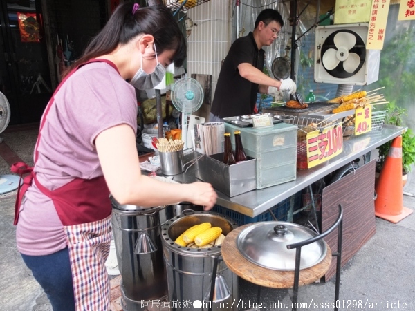 大埔烤玉米:【美食特搜。屏東市】大埔烤玉米。一個禮拜只賣三天 超涮嘴碳烤燒番麥 屏東大埔美食篇