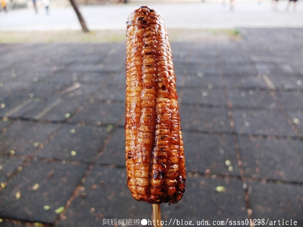 大埔烤玉米:【美食特搜。屏東市】大埔烤玉米。一個禮拜只賣三天 超涮嘴碳烤燒番麥 屏東大埔美食篇