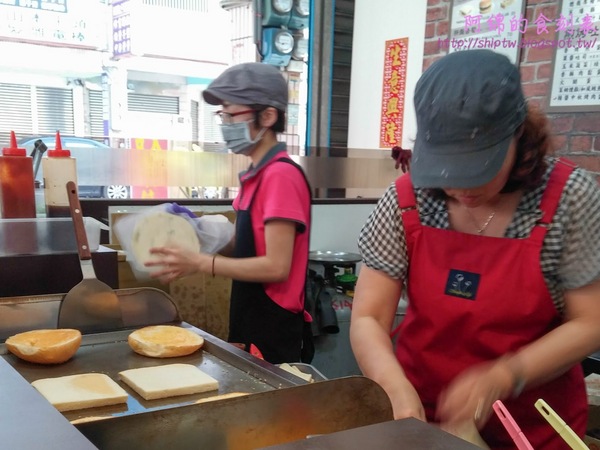 麥町吐司工房(中壢福星店)：桃園市中壢區 [麥町吐司工房] 乾淨明亮的新式早餐店