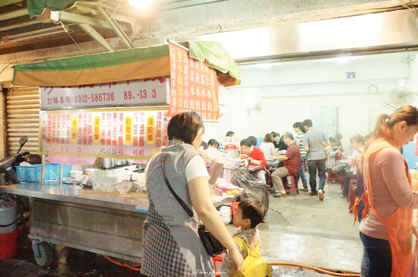 芳芳江蘇水餃：[北投在地美食]台北 芳芳江蘇水餃~味美價廉的市場內人氣餃子店