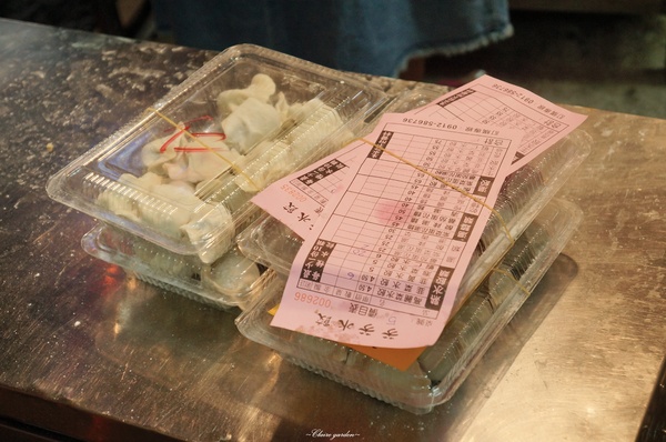 芳芳江蘇水餃：[北投在地美食]台北 芳芳江蘇水餃~味美價廉的市場內人氣餃子店