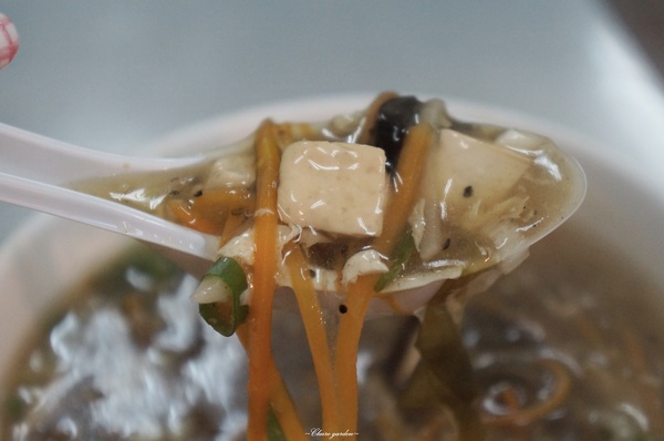 芳芳江蘇水餃：[北投在地美食]台北 芳芳江蘇水餃~味美價廉的市場內人氣餃子店