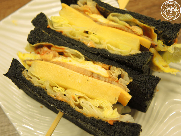 Find A Day找一頓Taipei Nu Brunch(莊敬店)：呷飽祙【台北信義･找一頓早午餐 Find a Day】創新黑炭吐司與和風蛋餅