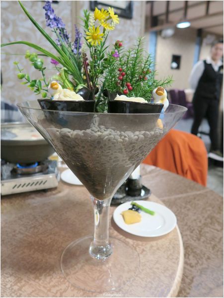 山渡空間食藝：宜蘭 山渡空間食藝~旭蟹牛奶鍋。糖絲沙拉。分子料理果醋(讀者優惠)