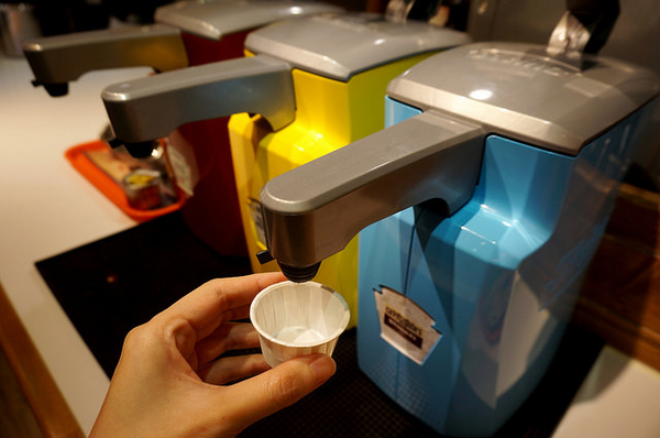 CaliBurger(忠孝旗艦店)：[忠孝敦化] CaliBurger 梁靜茹最愛的加州漢堡.手工現切起司薯條 vs 多汁牛肉雞肉漢堡