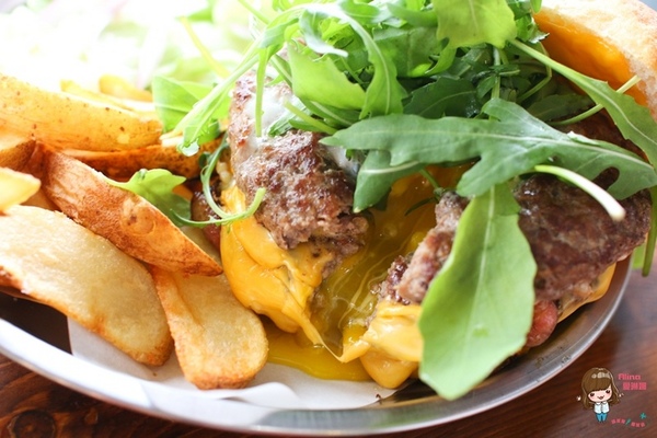 漫高三明治 Mount Kao Sandwich Shop:【食記】台北科技大樓 漫高三明治 平價便宜又好吃 爆漿起司牛肉溏心蛋巧巴達 馬芝瑞拉起司烤三明治