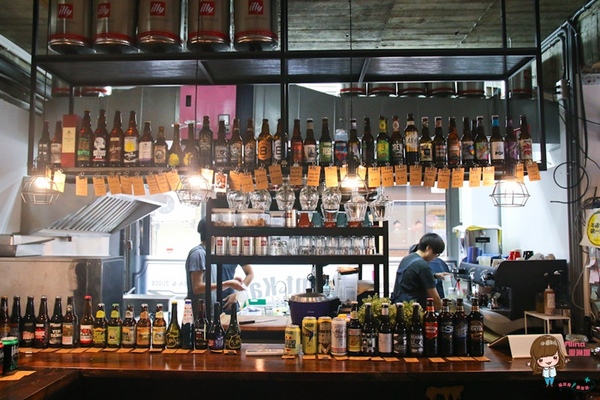 漫高三明治 Mount Kao Sandwich Shop:【食記】台北科技大樓 漫高三明治 平價便宜又好吃 爆漿起司牛肉溏心蛋巧巴達 馬芝瑞拉起司烤三明治