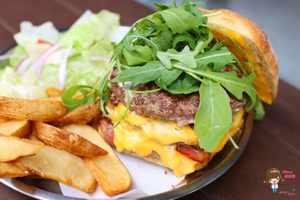 漫高三明治 Mount Kao Sandwich Shop:【食記】台北科技大樓 漫高三明治 平價便宜又好吃 爆漿起司牛肉溏心蛋巧巴達 馬芝瑞拉起司烤三明治