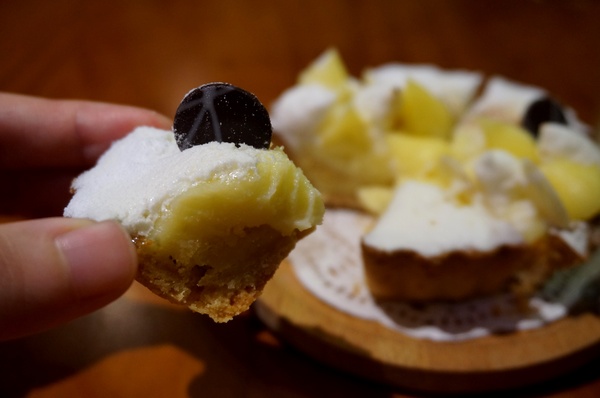 跑飯店the Paw Hotel  ( tutti cafe新生店)：【忠孝新生美式餐廳】跑飯店 Paw Hotel 毛小孩的遊樂園