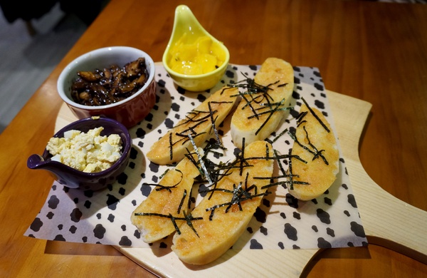 跑飯店the Paw Hotel  ( tutti cafe新生店)：【忠孝新生美式餐廳】跑飯店 Paw Hotel 毛小孩的遊樂園