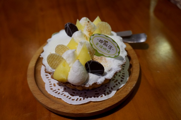 跑飯店the Paw Hotel  ( tutti cafe新生店)：【忠孝新生美式餐廳】跑飯店 Paw Hotel 毛小孩的遊樂園