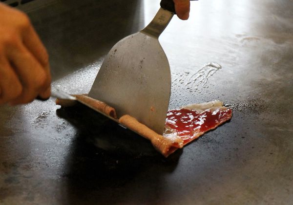 江雁塘鐵板燒、捷運周邊美食、捷運中山國中站、江塘雁、鐵板燒