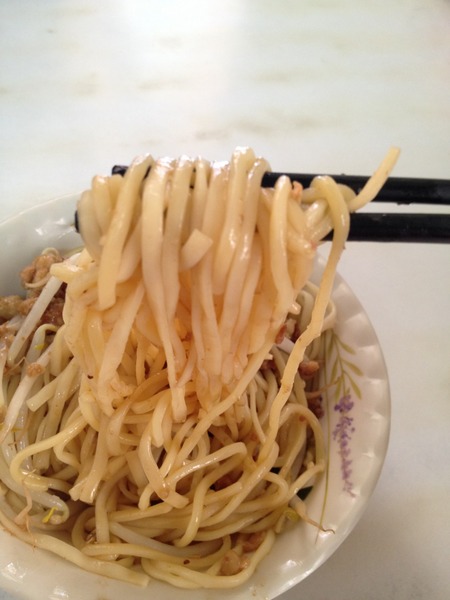 大腸豬血湯：<小吃>大腸豬血湯-乾麵+豬血湯，活力早餐又一枚!!