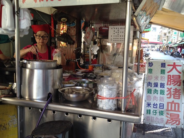 大腸豬血湯：<小吃>大腸豬血湯-乾麵+豬血湯，活力早餐又一枚!!