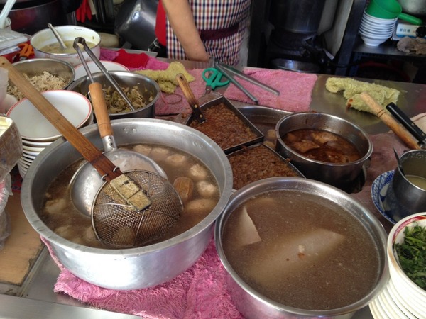 大腸豬血湯：<小吃>大腸豬血湯-乾麵+豬血湯，活力早餐又一枚!!