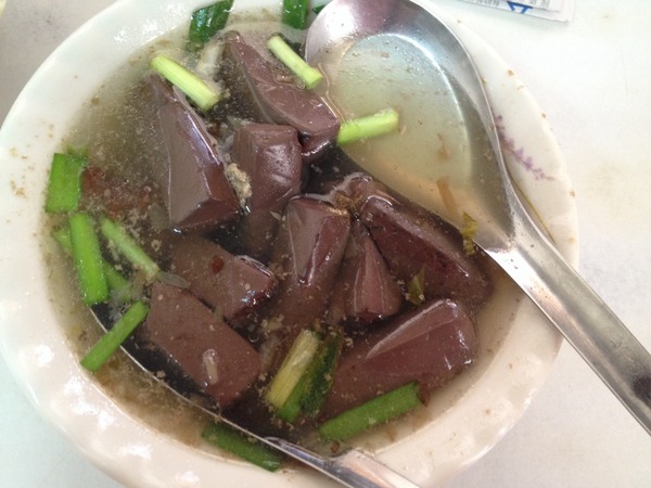 大腸豬血湯：<小吃>大腸豬血湯-乾麵+豬血湯，活力早餐又一枚!!