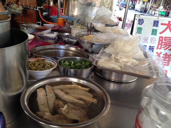 大腸豬血湯：<小吃>大腸豬血湯-乾麵+豬血湯，活力早餐又一枚!!