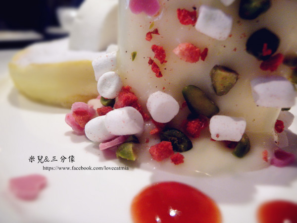 C.C.KISS Coffee&Cake：[台北市] 試吃  C.C.KISS Coffee&Cake  下午茶 姐妹聊天好去處~ 主打自己搭配冰棒配料!!