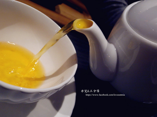 C.C.KISS Coffee&Cake：[台北市] 試吃  C.C.KISS Coffee&Cake  下午茶 姐妹聊天好去處~ 主打自己搭配冰棒配料!!