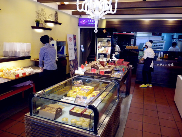 C.C.KISS Coffee&Cake：[台北市] 試吃  C.C.KISS Coffee&Cake  下午茶 姐妹聊天好去處~ 主打自己搭配冰棒配料!!