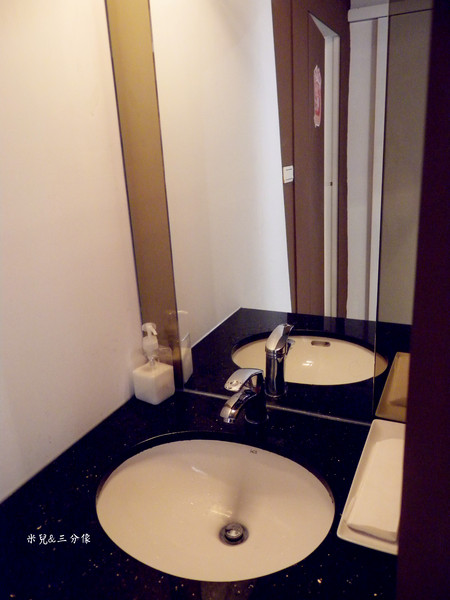 C.C.KISS Coffee&Cake：[台北市] 試吃  C.C.KISS Coffee&Cake  下午茶 姐妹聊天好去處~ 主打自己搭配冰棒配料!!